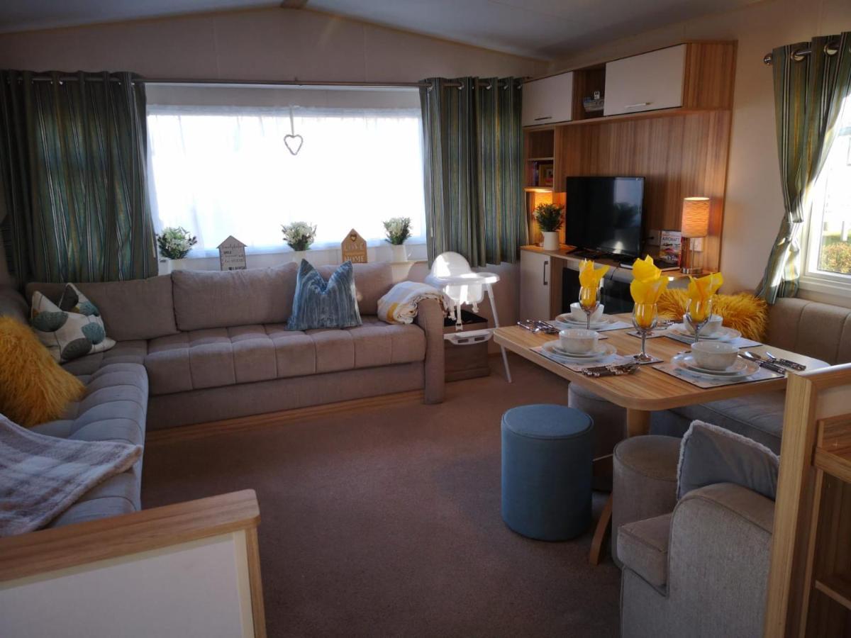 Hot Tub Hols 61 Kingfisher Court Hotell Tattershall Exteriör bild
