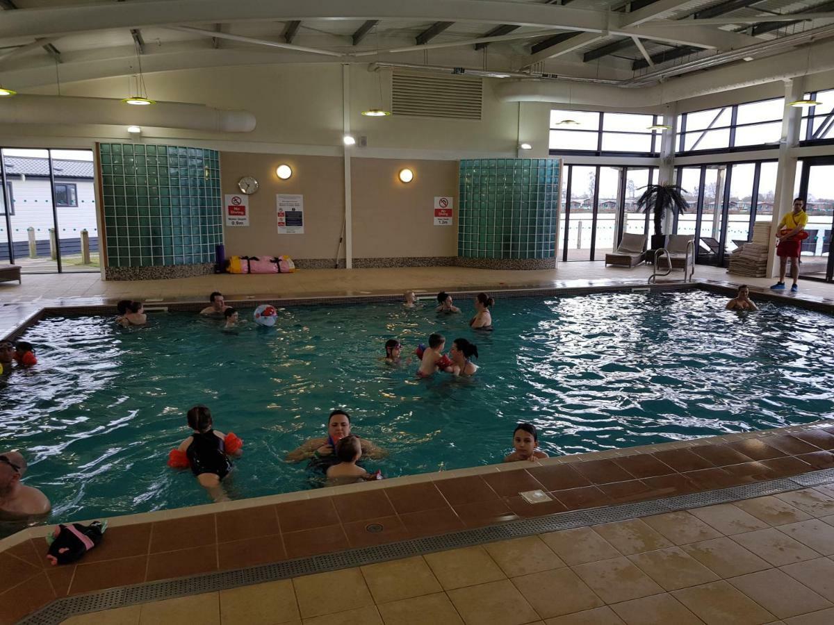 Hot Tub Hols 61 Kingfisher Court Hotell Tattershall Exteriör bild